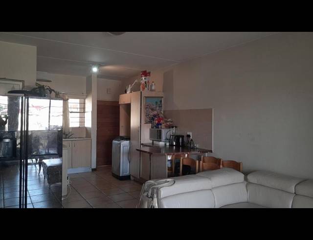 2 BEDROOM APARTMENT FOR SALE IN SUNDOWNER